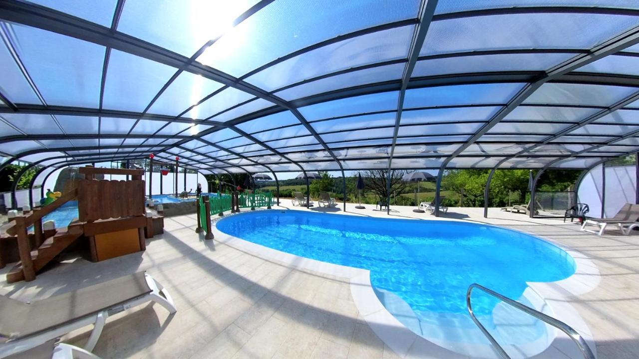 Camping Les Terrasses De Dordogne Rouffignac Saint-Cernin Exterior photo