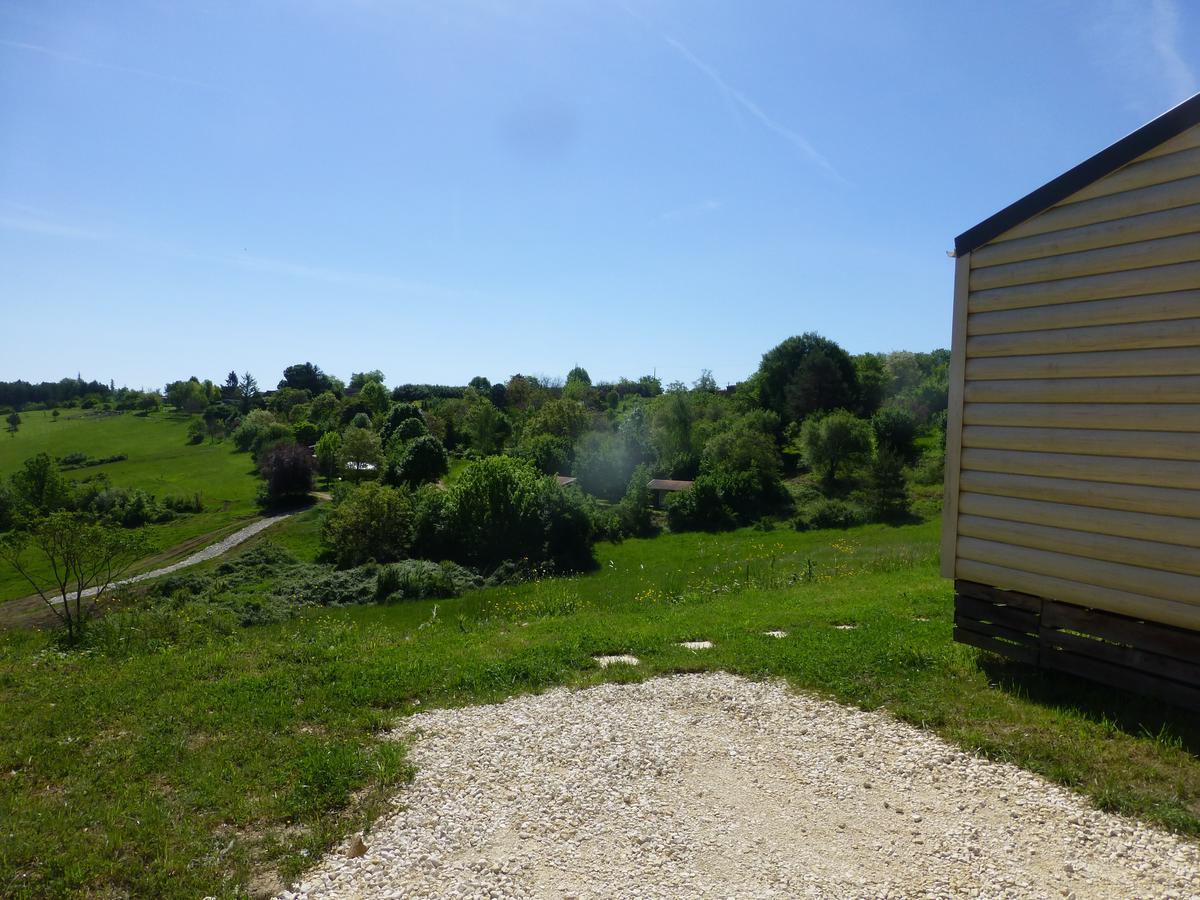 Camping Les Terrasses De Dordogne Rouffignac Saint-Cernin Exterior photo